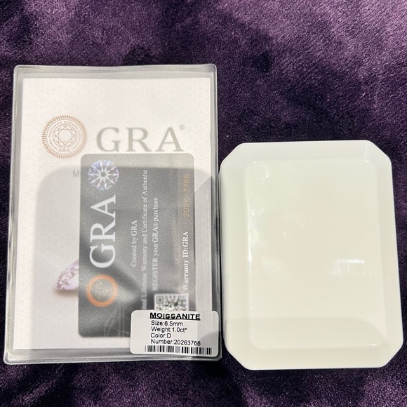 Brand New Moissanite Pendant Necklace 1CT 18K White Gold Plated Sterling Silver - Picture 9 of 11